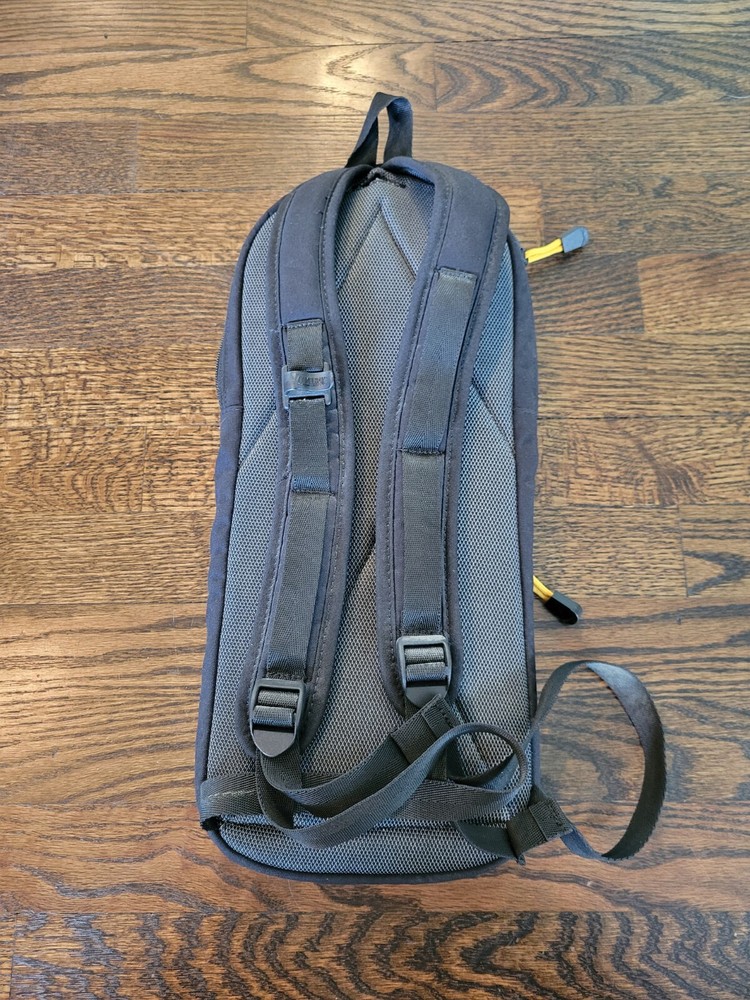 Camelbak Lobo Black Grey Hydration Backpack Camping Cycling Backpack w/ Bladder