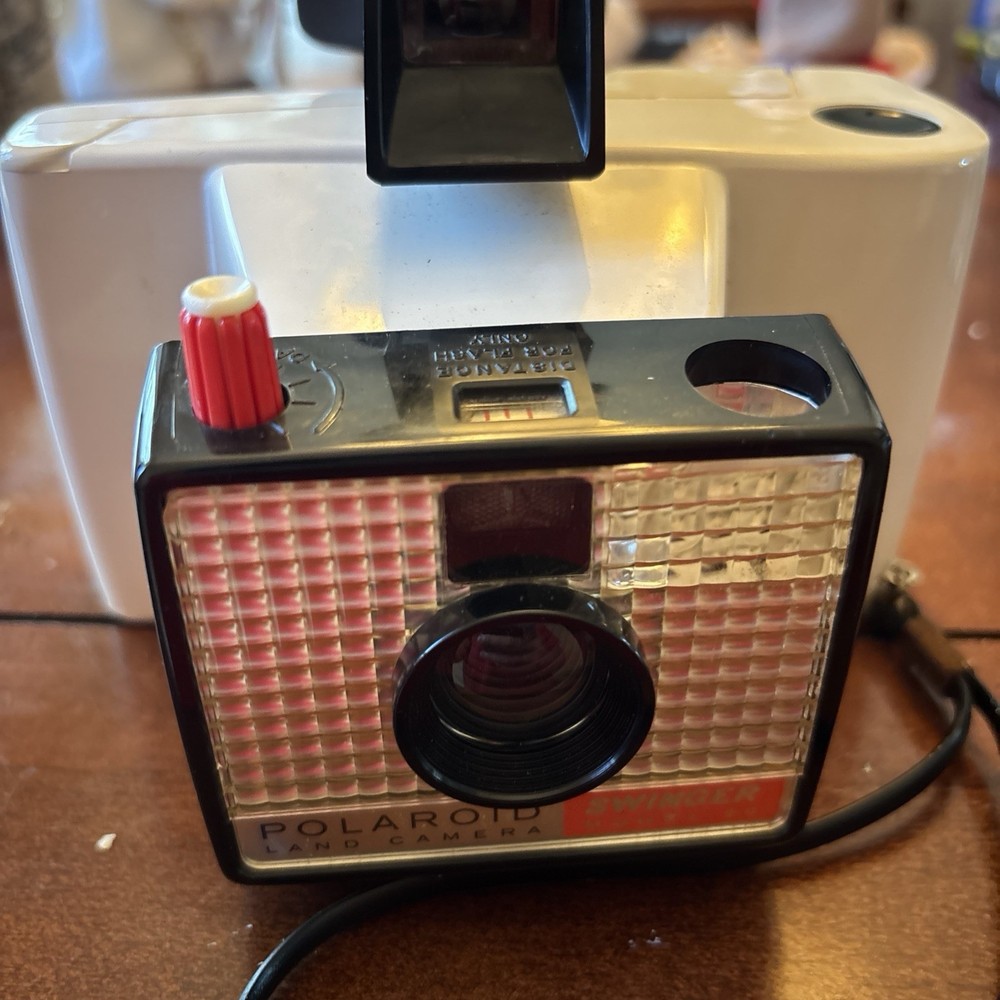 Vintage White Polaroid Land Camera "swinger" Model 20 Untested