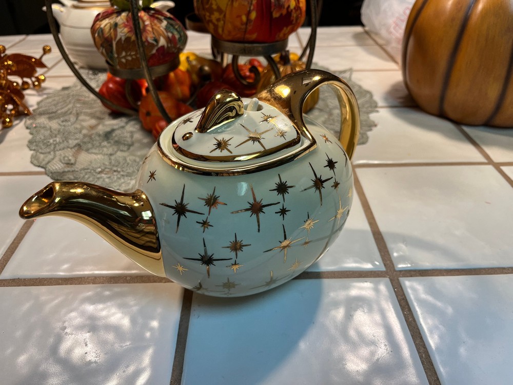 HALL BEAUTIFUL CREAM/GOLD HOOK-COVER TEAPOT-EXTRA NICE
