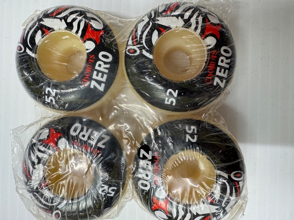 Vintage NOS Zero Jaimie Thomas skateboard wheels 52mm