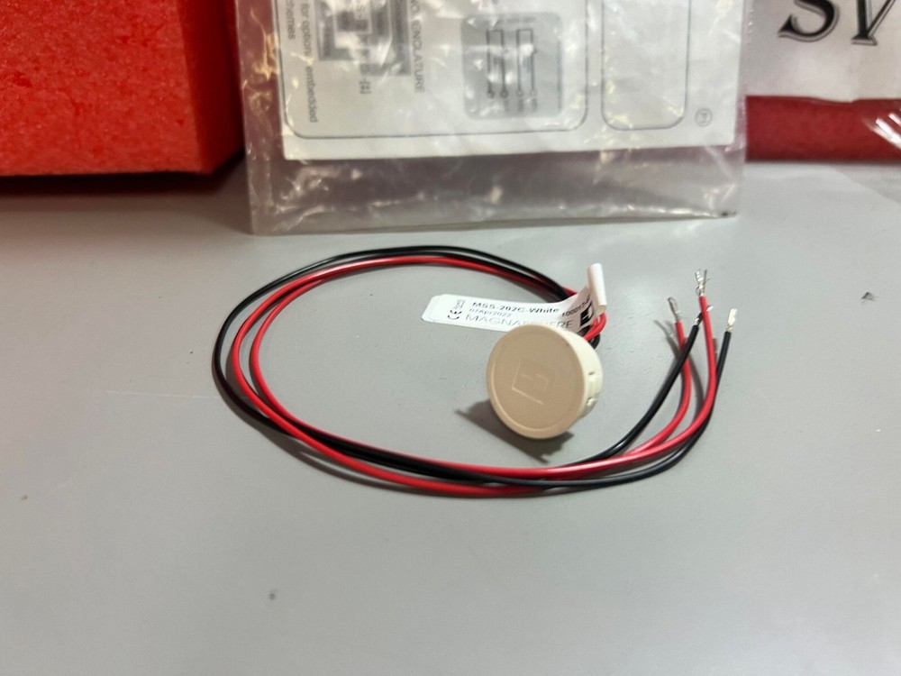 Magnasphere MSS-202C-White