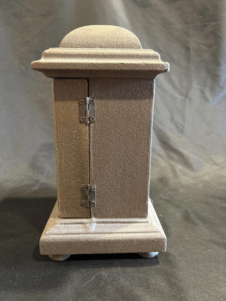 Timeless Clock Tabletop Batteries Established 1927 Working
