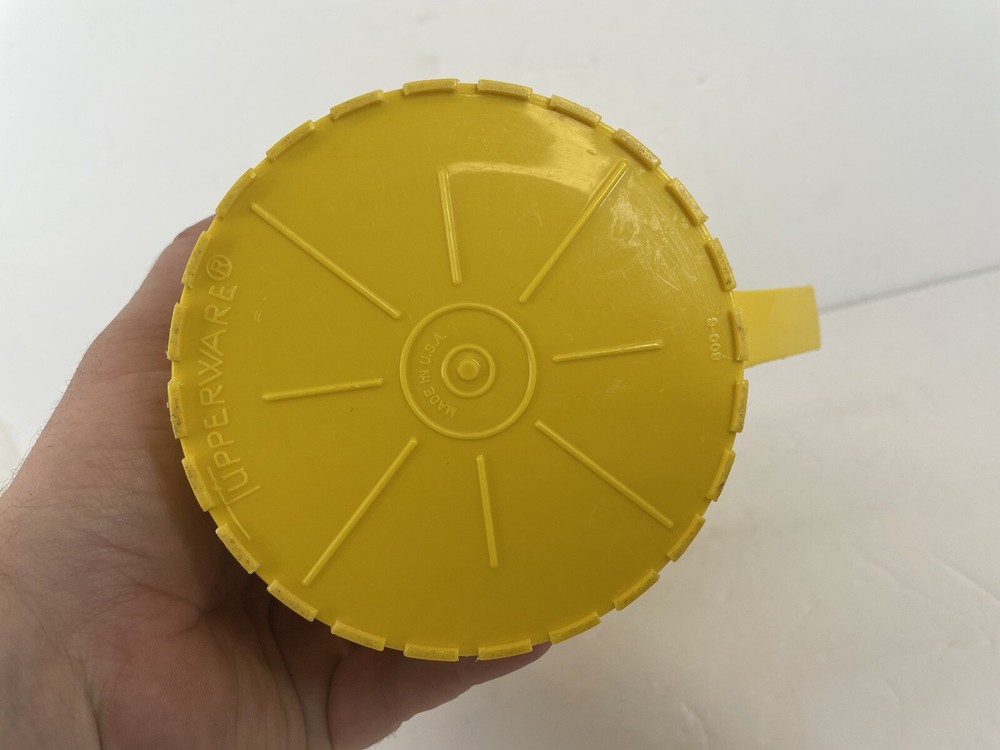 Vintage TUPPERWARE Yellow 2 Quart Pitcher w/ Push Button Lid #800-6