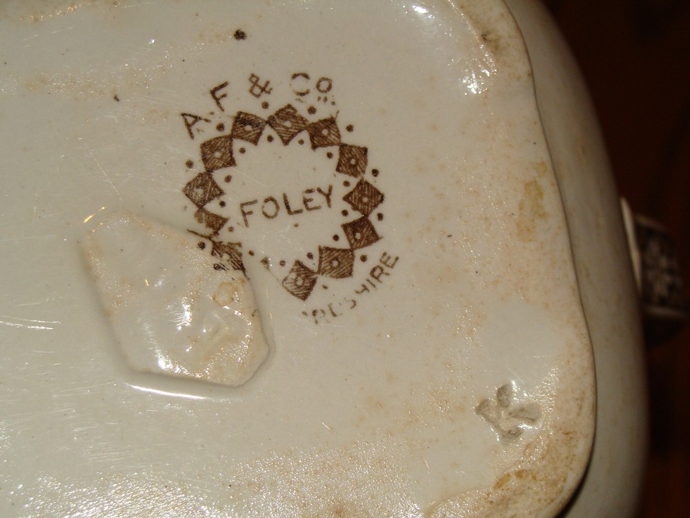 VINTAGE FOLEY VASE