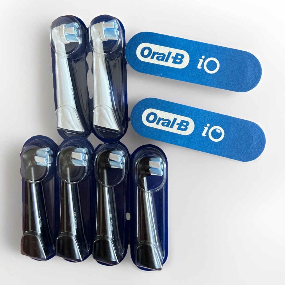 Oral-B iO Deep Clean Replacement Toothbrush Head, 8-count