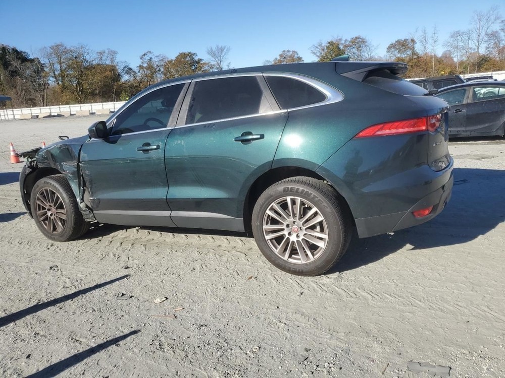 F-PACE 2017 Glove Box 4960752