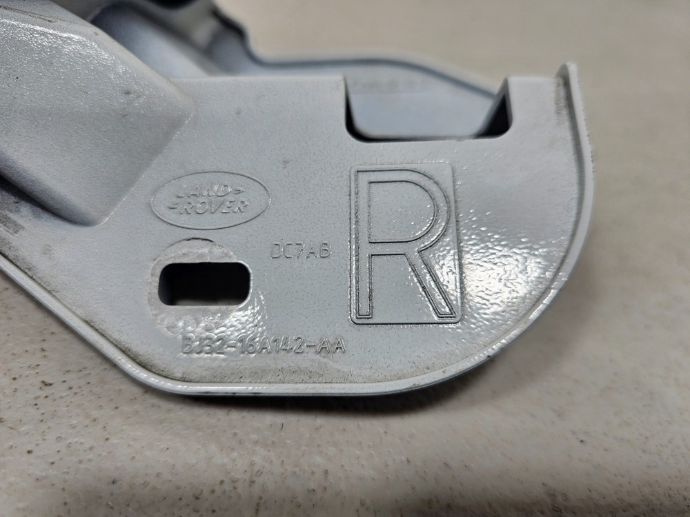 RANGE ROVER EVOQUE WING SUPPORT BRACKET FRONT RIGHT SIDE L538 2012-2018