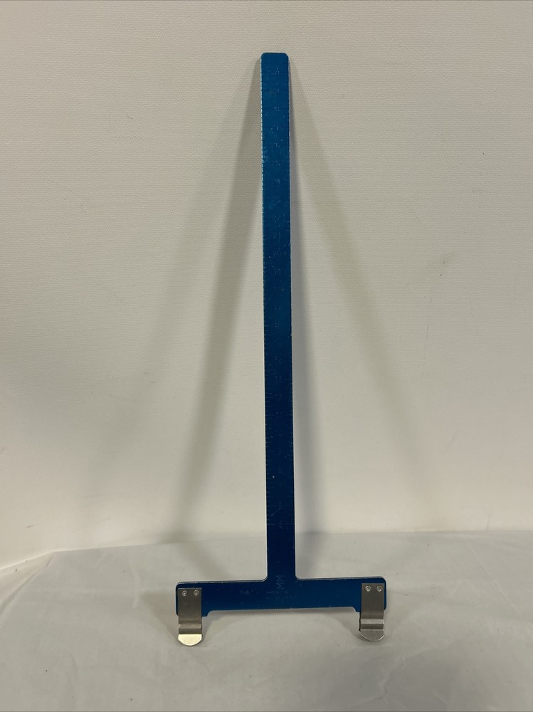 The GAME TRACKER Compound Bow T-Scale Blue