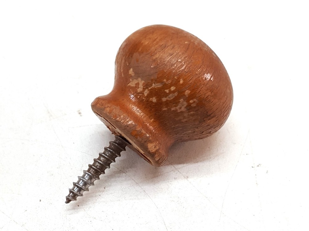 4676 Sargent 3415; Knob