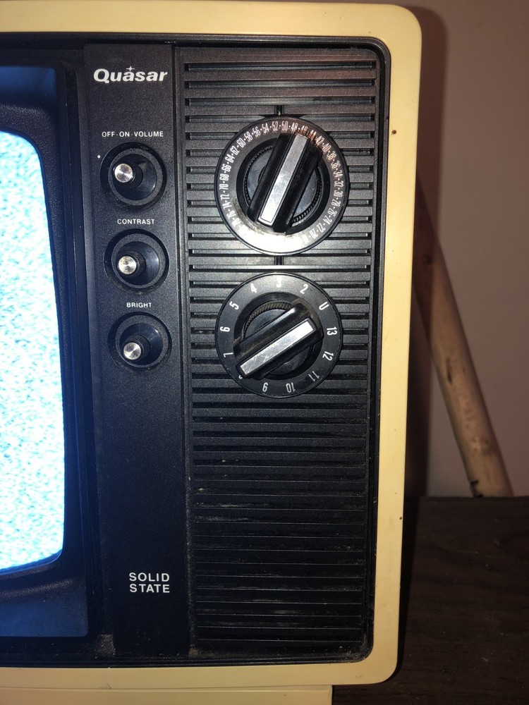 1977 Quasar Model: XP3222PH
