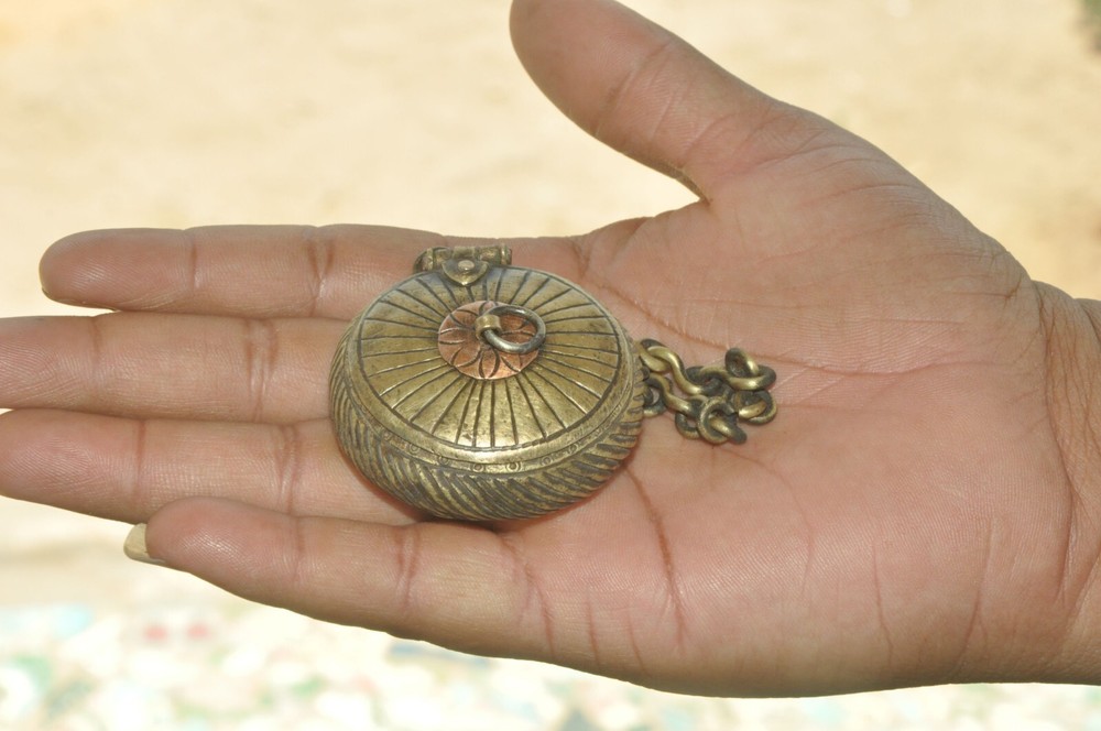 Vintage Brass Round Line Engraved Handcrafted Lime Paste/Powder Box
