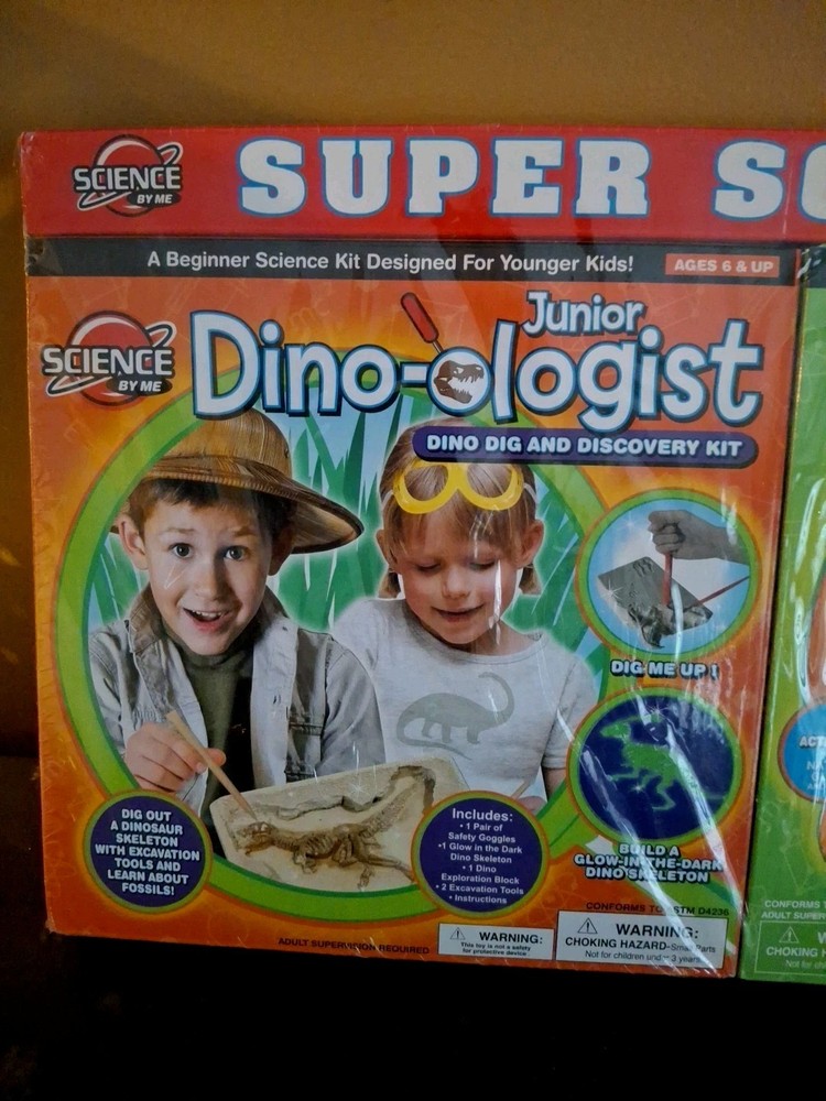Science By Me Bug-ologist And Dino-ologist 2 Pack Kit