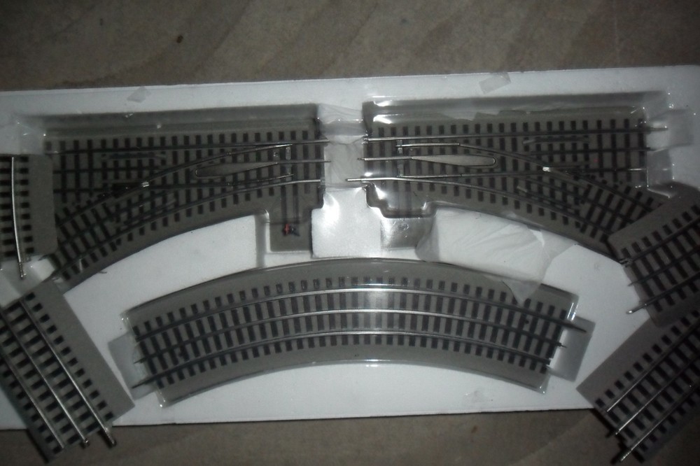 Lionel FastTrack 6-12028 Inner Passing Loop and Add-On Track Pack