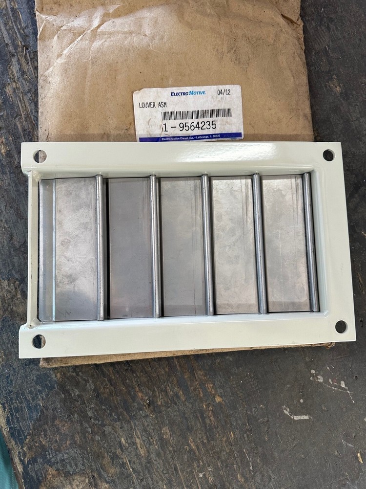 New EMD 9564235 Louver Assembly