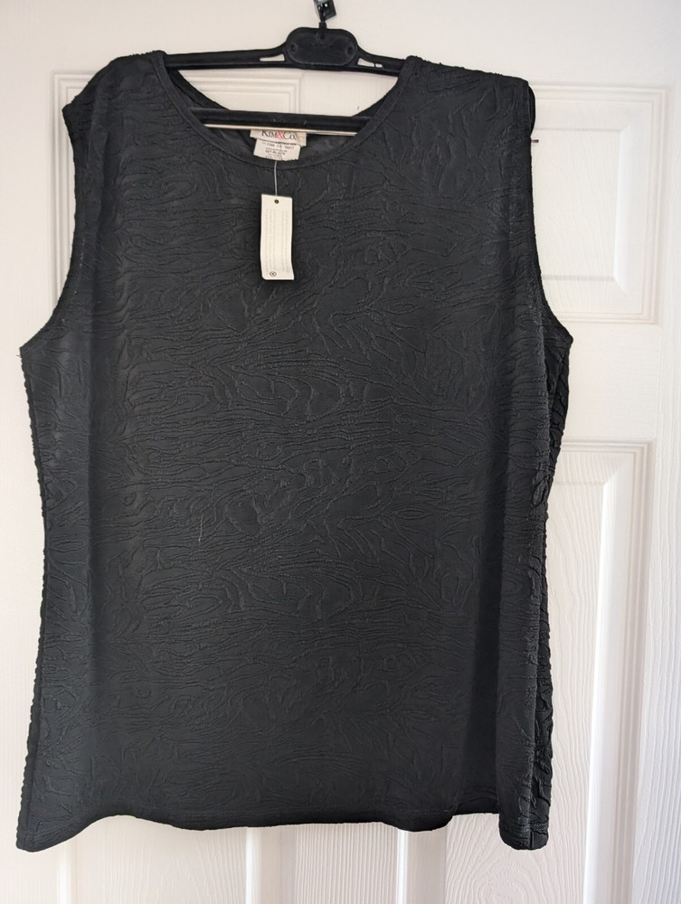 Set Comprising Camisole and Jacket in black textured material