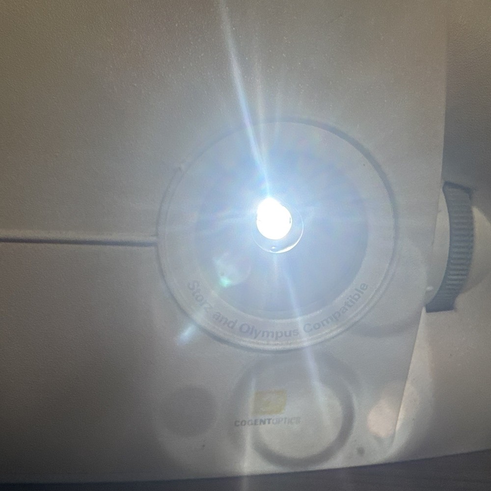 Welch Allyn CL300 Surgical Illuminator Light Source Working Tested