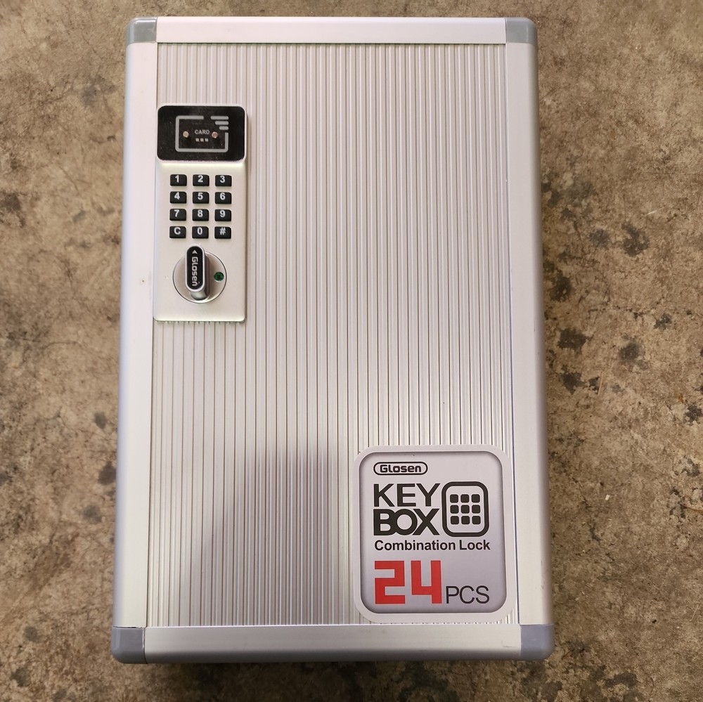 Key Organizer Lock Box with Combination Lock, Key Box Wall Mount with Code Lo...