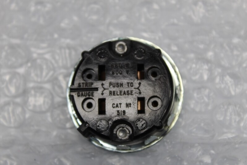 LEVITON 519 LAMP HOLDER NSNP