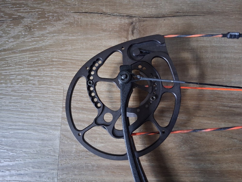 Bear Archery Traxx Compound Bow - Used