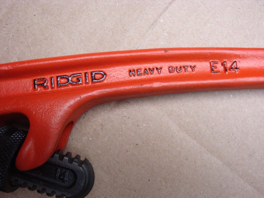 RIDGID E14 angle pipe wrench