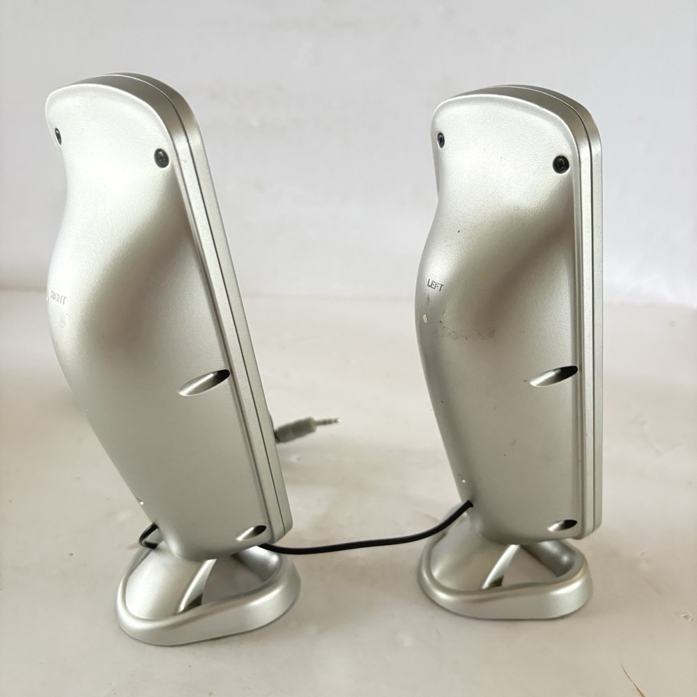 Insignia Desktop Computer Speakers USB Powered 3.5mm AUX Dual Driver Silver