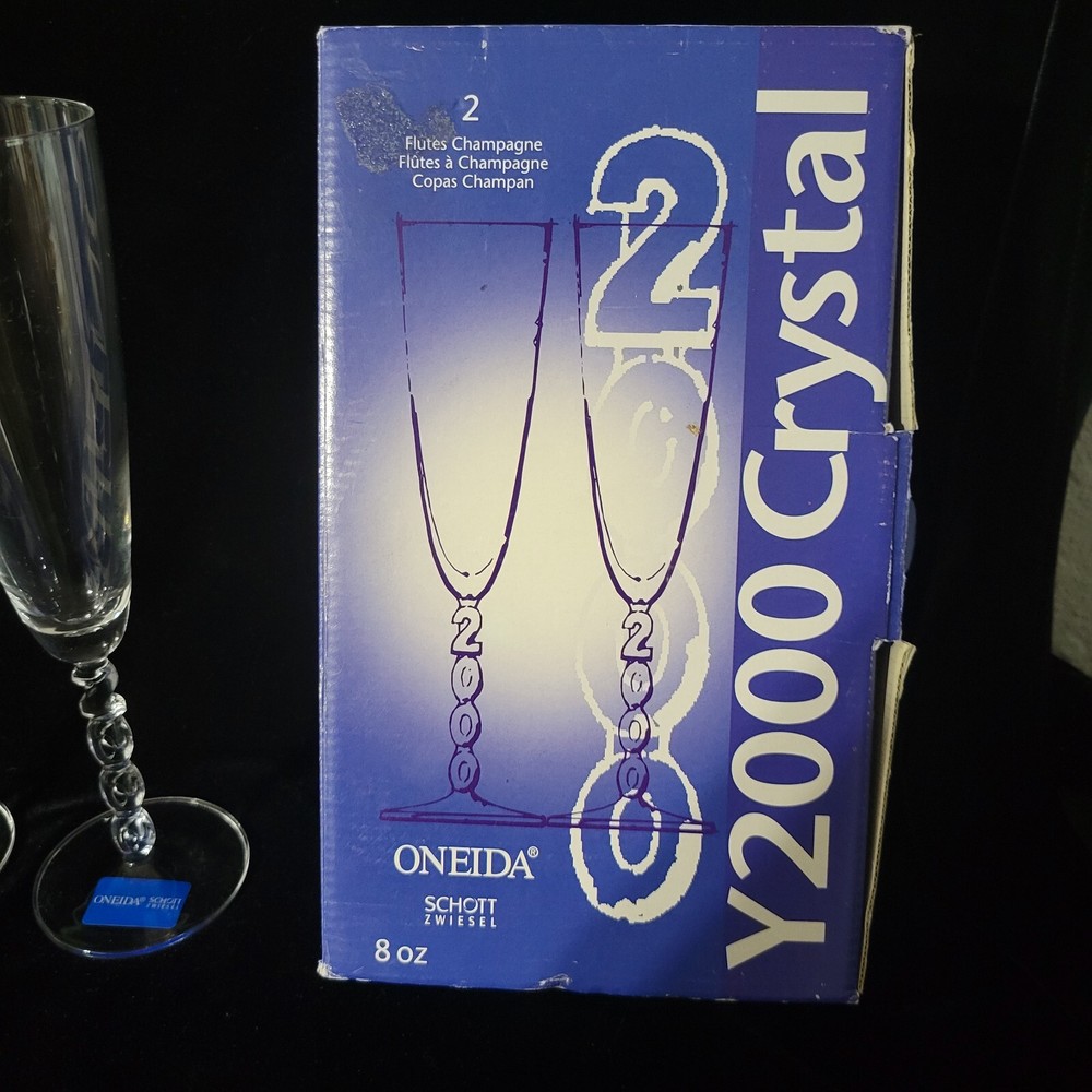 Oneida Y2000 Crystal Toasting Flutes Glasses