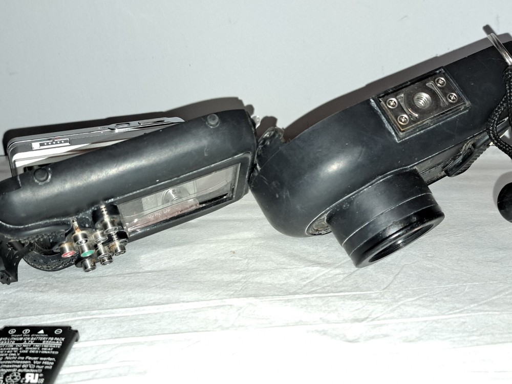 *read*Sealife DC 600 Camera With under water Case