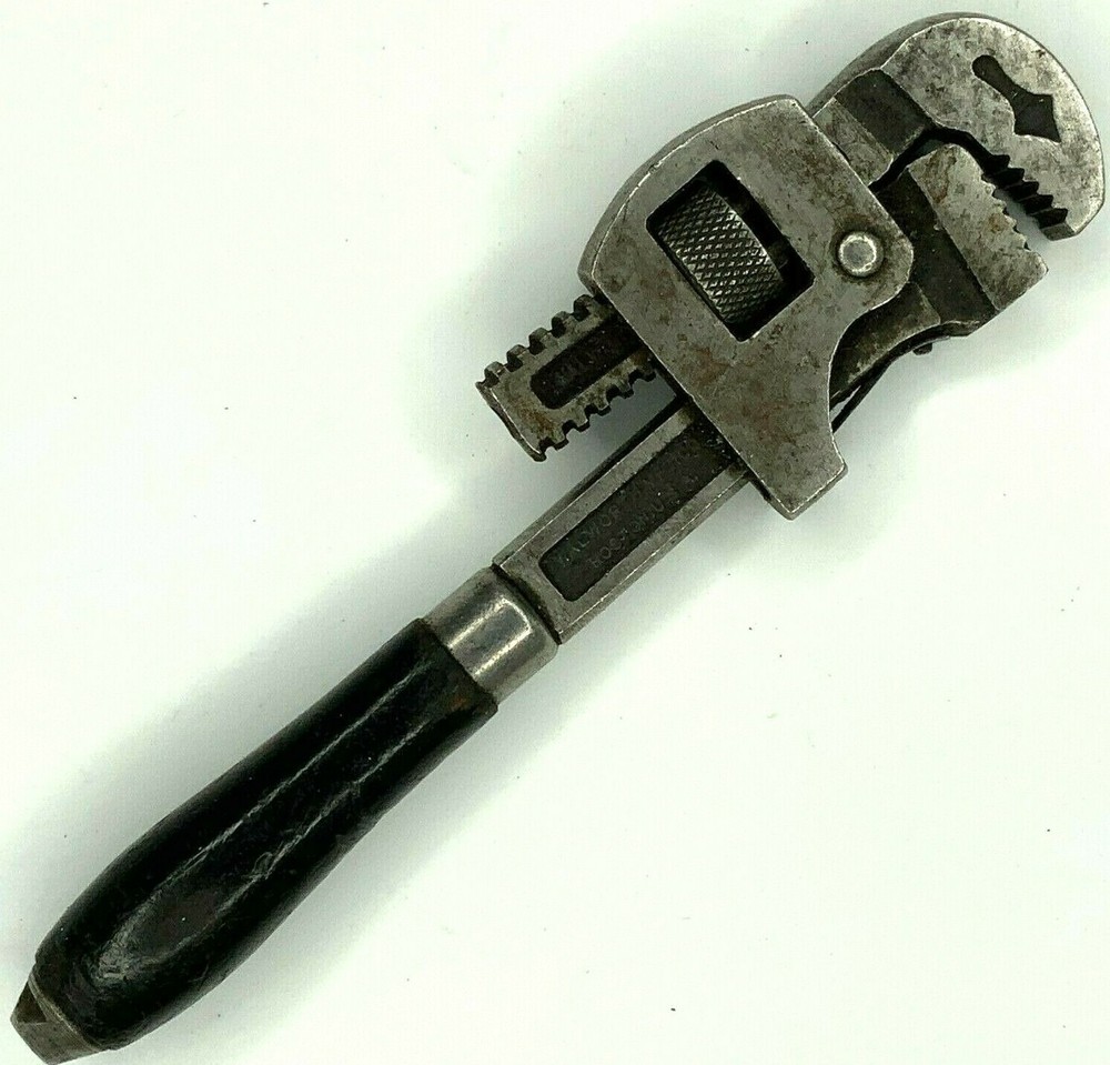 Stillson Walworth #8 Wood Handle Monkey Adjustable Pipe Wrench Good Condition