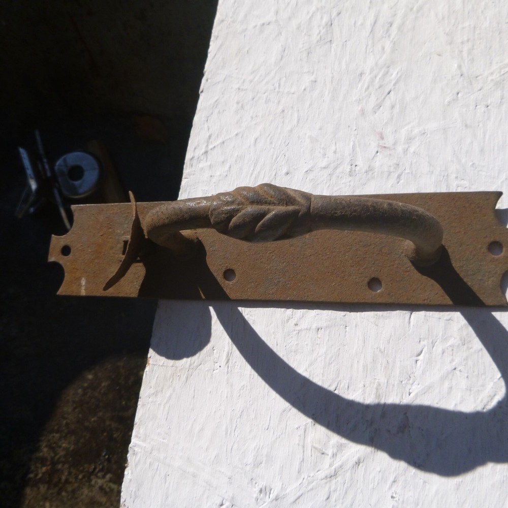 Antique iron thumb latch