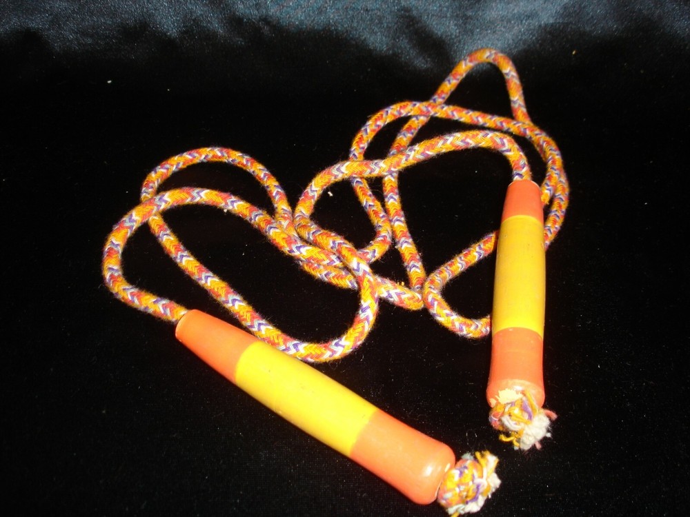 Vintage skipping rope mid 1980s (new)