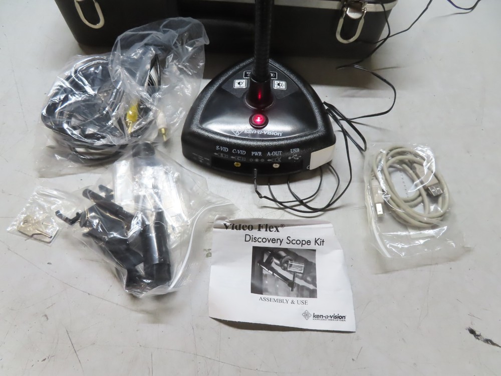 Ken-A-Vision Video Flex Presentation Camera with Case. Tested