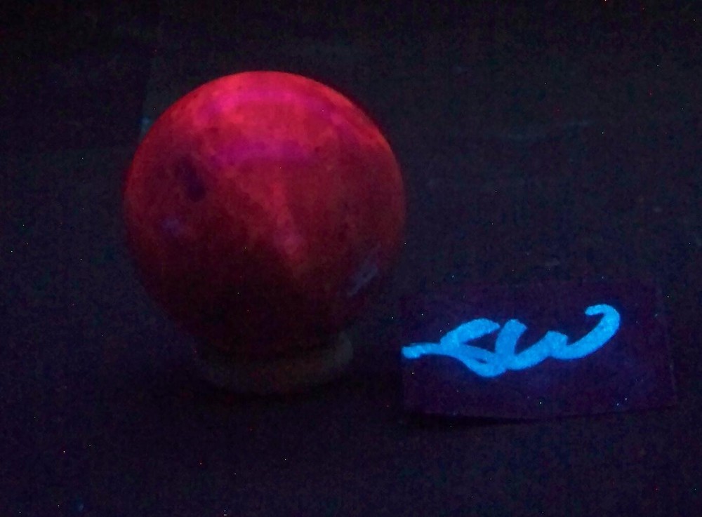 Fluorescent Calcite Sphere from CA 38mm 6187