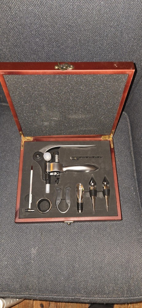 8 Piece Wine Corkscrew Gift Set