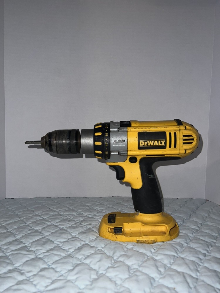 Impact drills dewalt Multiple items please see pictures and description
