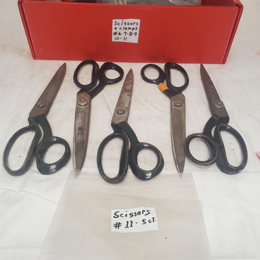 Lot of 5 Assorted Handle Pinking Scissors #11