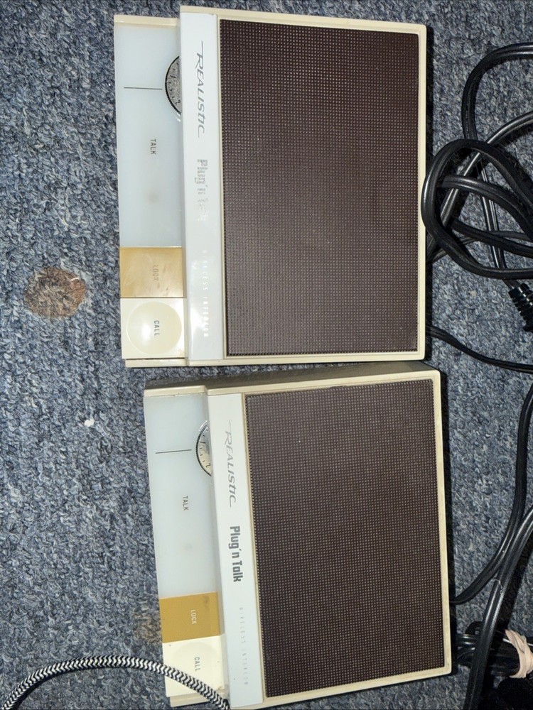 VTG Realistic Plug'n Talk FM Wireless Intercom System 43-212C Untested Powers Up