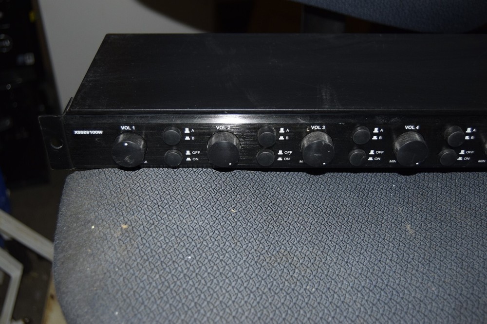 Xantech XSS26100W Two Source 6 zone Speaker Selector - Rack Mountable - *READ*