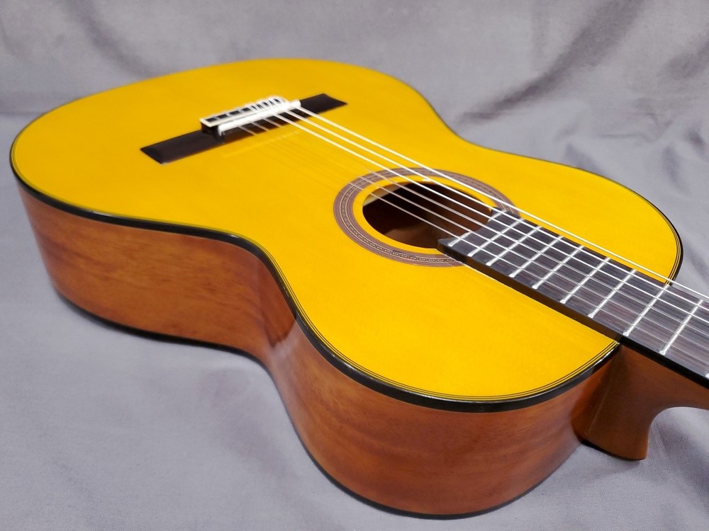 ARIA A-20S-58 Classical Guitar Solid Spruce Top Soft Case Included