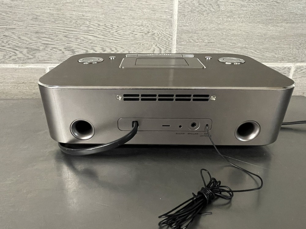 Phillips DC290/37 Docking iPhone 10 Player/Charger Alarm Clock in Box