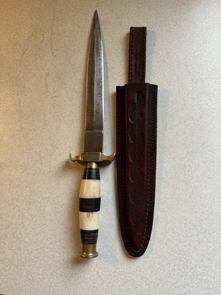 Unmarked Dagger With Leather Sheath
