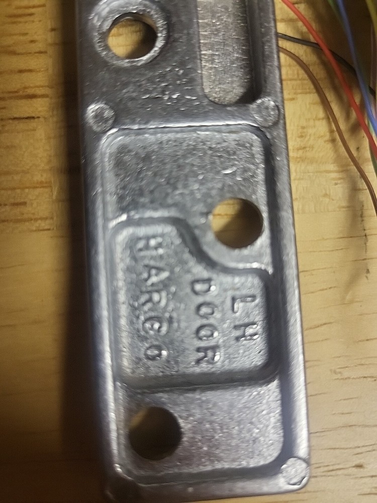 EM19 LH 8 WIRE EM19 LH 8wire INTERMEDIATE Hinge