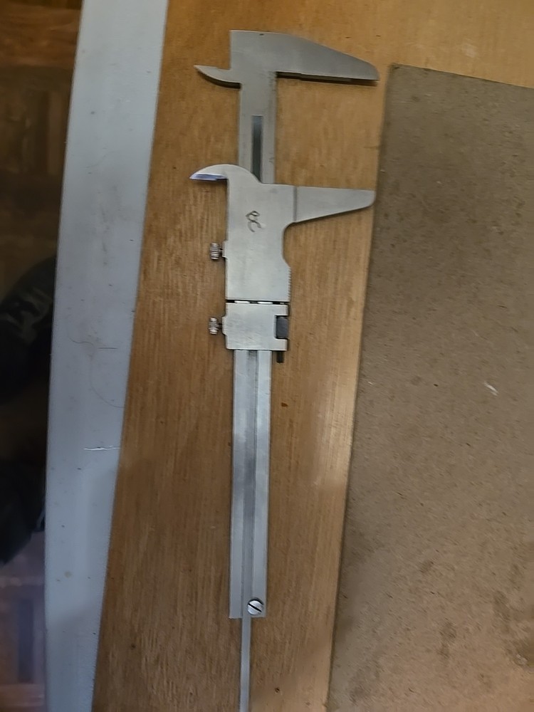 Vernier Caliper w/ Fine Adjustment