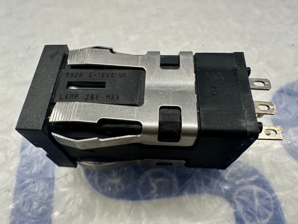 Micro Switch 9928 AML-10 Pushbutton Switch 28V