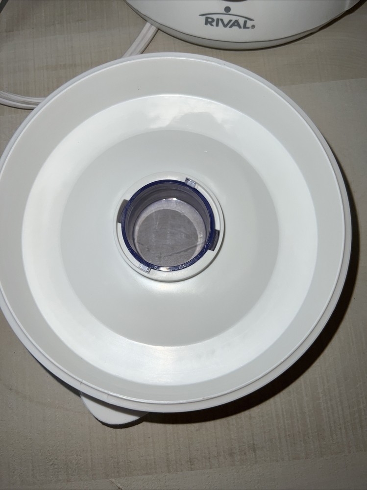 RIVAL 5-SPEED COUNTERTOP BLENDER , MODEL# BL706 New without box