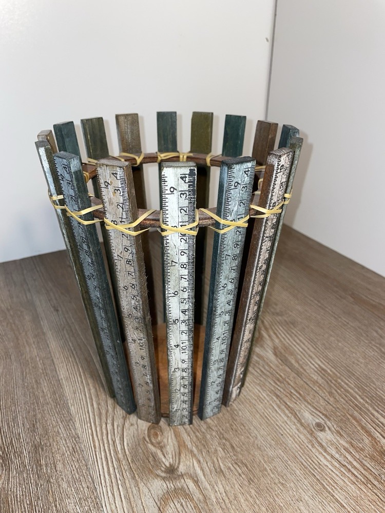 Small Ruler Trashcan