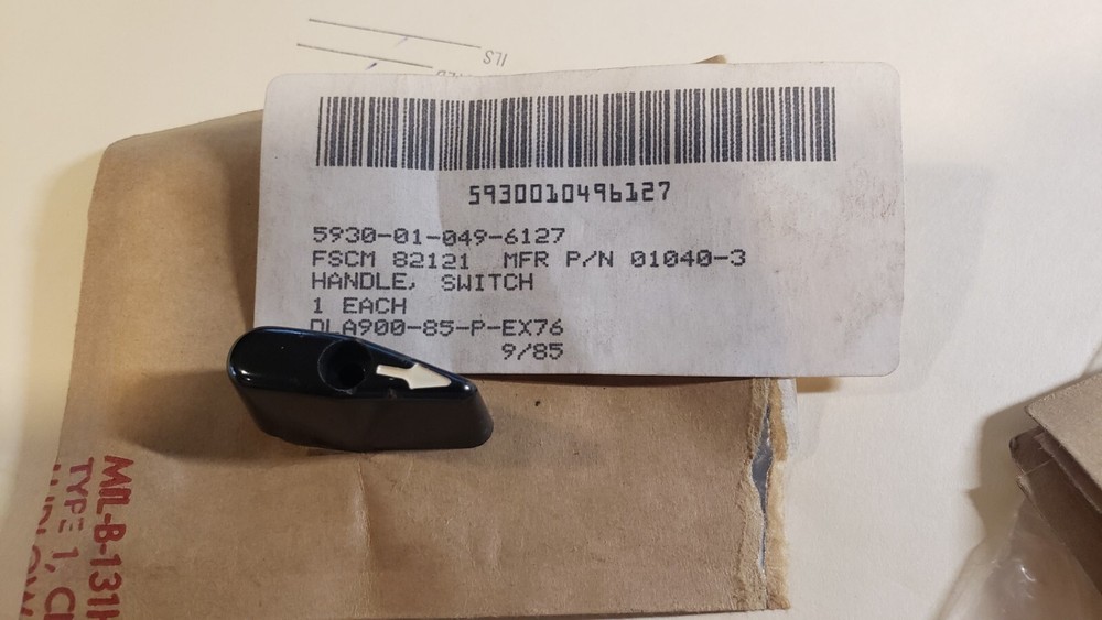 (4) ELECTRO SWITCH HANDLE 01040-3 5930-01-049-6127