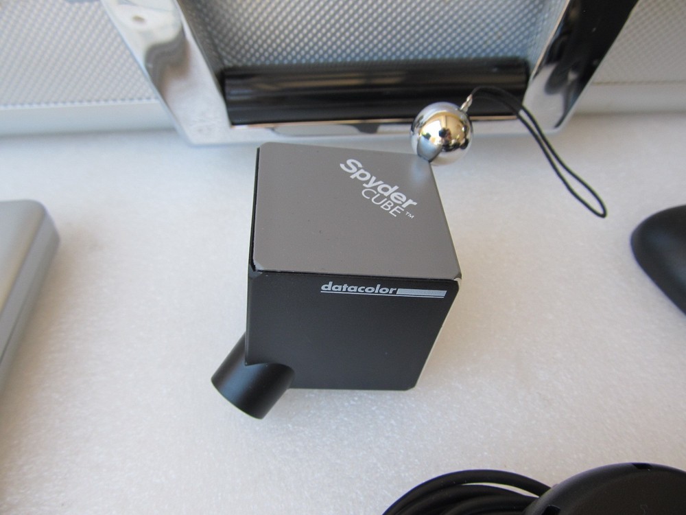 Datacolor SpyderCHECKR w/ Case, Software, Cube