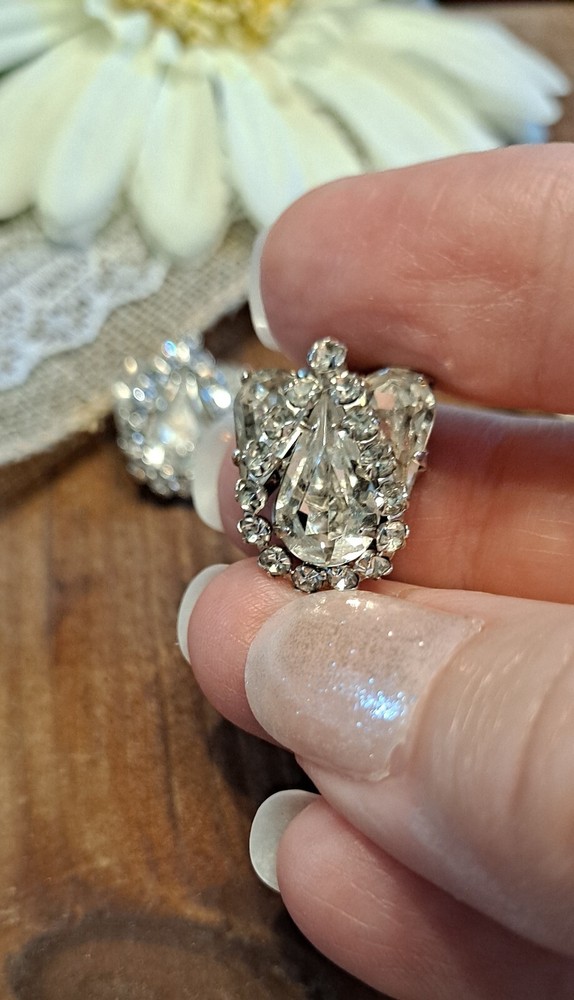 Weiss Vintage Clip-On Earrings