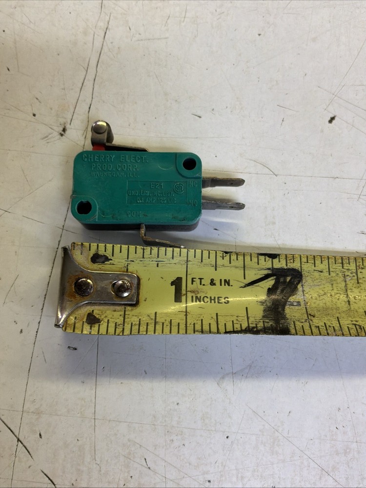 MICRO SWITCH Green SET OF 10 PCS Model # E21-10K WITH ROLLER LEVER