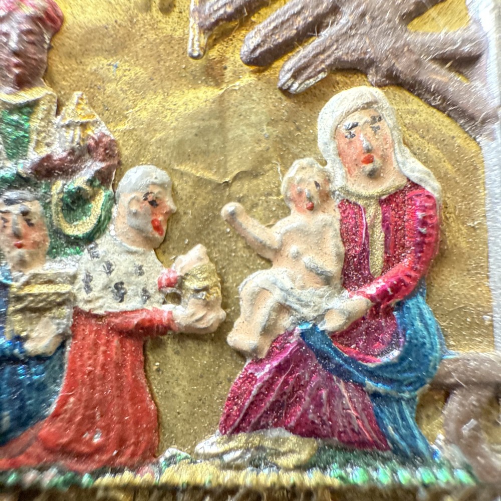 Vintage Foil Back Crèche Pendant